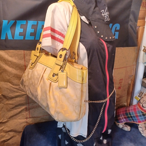 Coach business tote - Picture 7 of 11